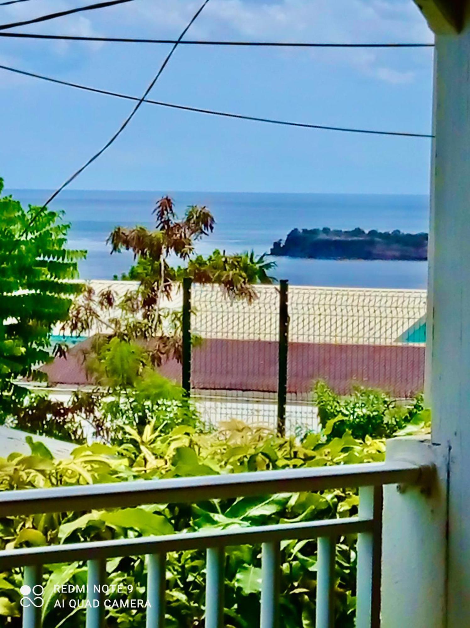 Chez Ninette Pres Des Sources Chaudes Villa Bouillante Buitenkant foto